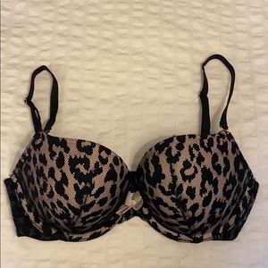 Victoria’s Secret Very Sexy Padded Demi Lace 32 C